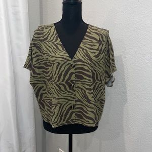 Alice Blue linen blend green zebra print crop top top Sz Medium I5